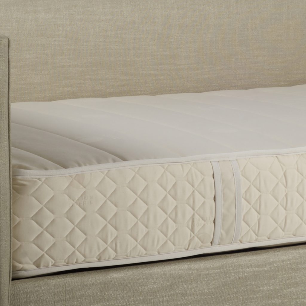 Matelas avec finition coutil CO